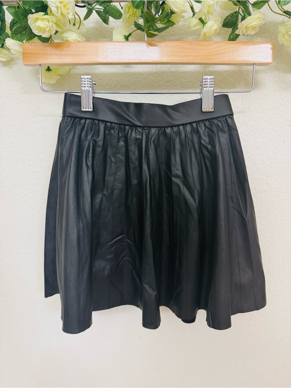 Zara β’ Girls Black Faux Leather Pleated Circle Skirt Holiday Party